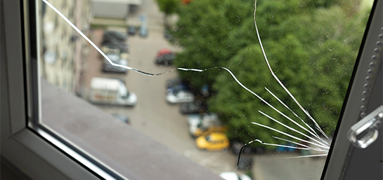 ¿El seguro de hogar cubre la rotura de cristales?