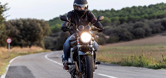 ¿Se puede asegurar una moto limitada?