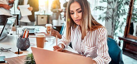 Contrato y póliza del seguro de coche, ¿es lo mismo?