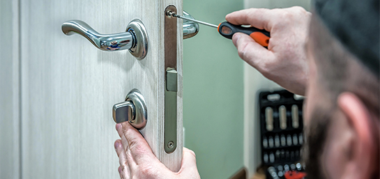 ¿El seguro de hogar cubre el cerrajero y los gastos?