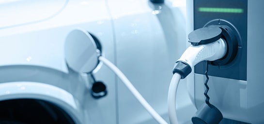 ¿Son más baratos los seguros para coches híbridos?