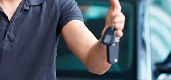 Cómo comprar un vehículo en el extranjero