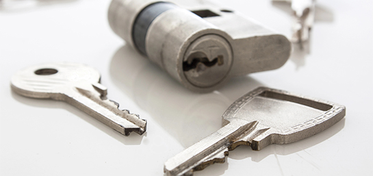 ¿Cubre mi seguro de hogar el cambio de cerraduras?