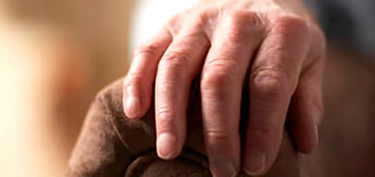 Las compañías de seguros discriminan por edad a los mayores