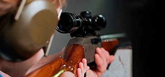 En qué consisten las pruebas para conseguir un permiso de armas en España