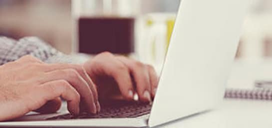 ¿Cómo contratar un seguro de moto online?