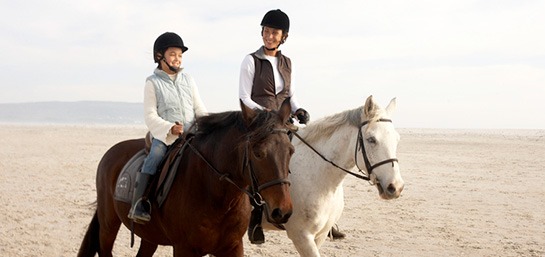 ¿La escuela de hípica me cubre si tengo un accidente con el caballo?