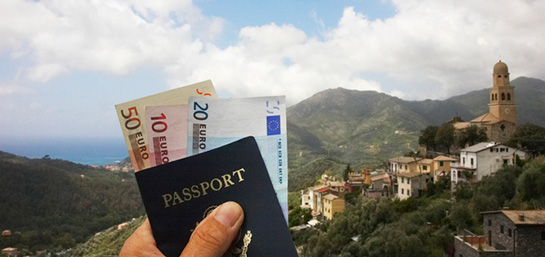 Formas de llevar el dinero en los viajes seguro